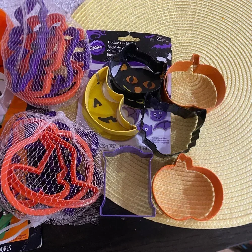 Wilton Huge Halloween baking bundle NEW pumpkins ghost tombstone spiders